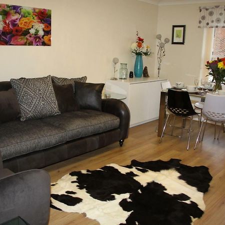 City Centre Apartment With Riverside Walks And Free Parking C20Si York Extérieur photo